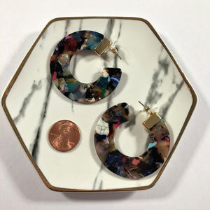 Tennessee Bellee Boutique Jewelry - Cardi Multi-Colored Thick Circle Stud Hoop Earring Tennessee Bellee Boutique Jewelry - Cardi Multi-Colored Thick Circle Stud Hoop Earring